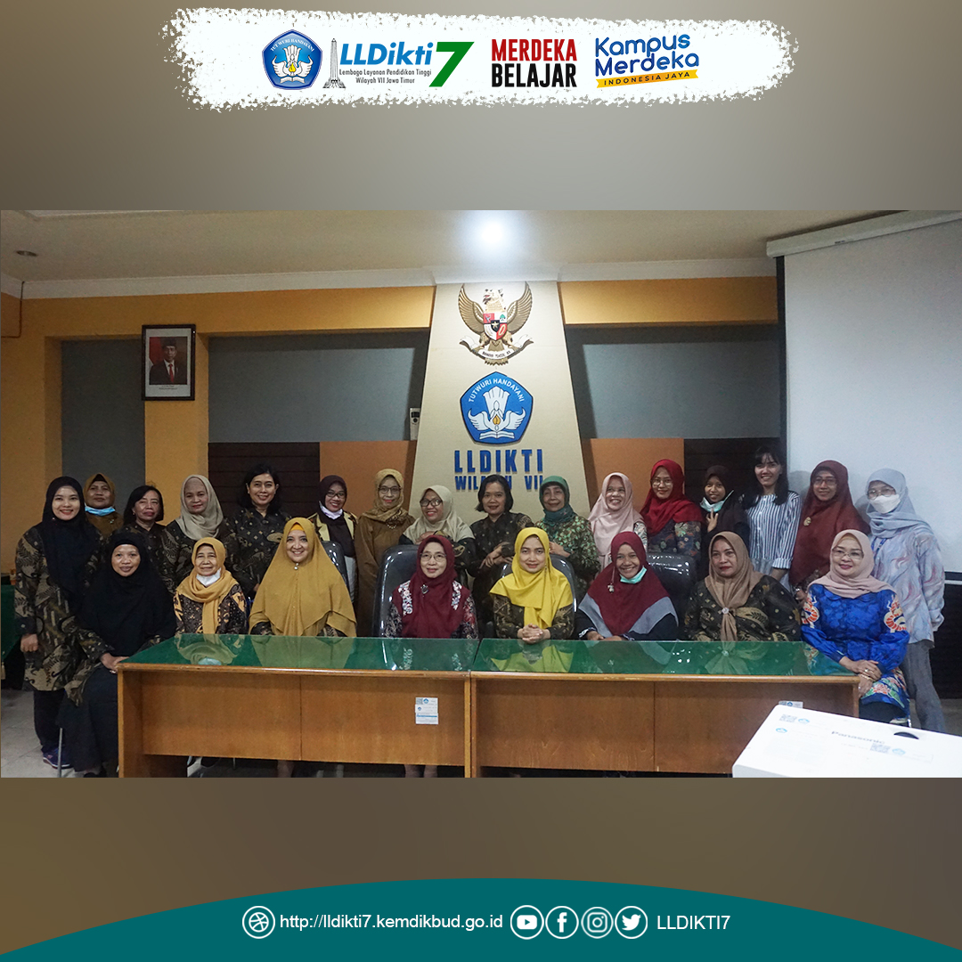 Antisipasi Bahaya Adiksi Digital Bagi Anak DWP LLDIKTI Wilayah VII Edukasi Anggota “Parenting di Era Digital” 