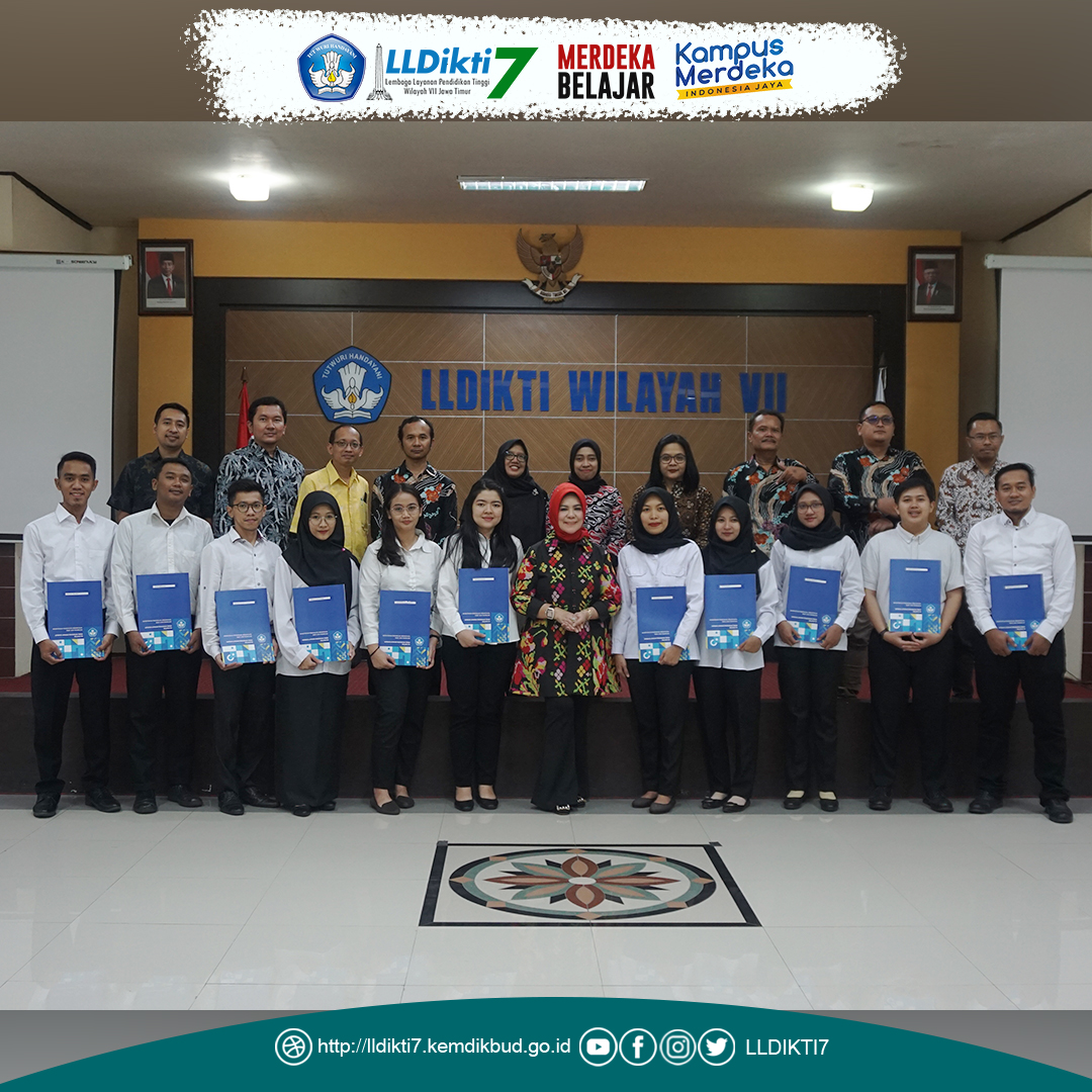 Kepala LLDIKTI Wilayah VII Lantik 11 PNS Baru