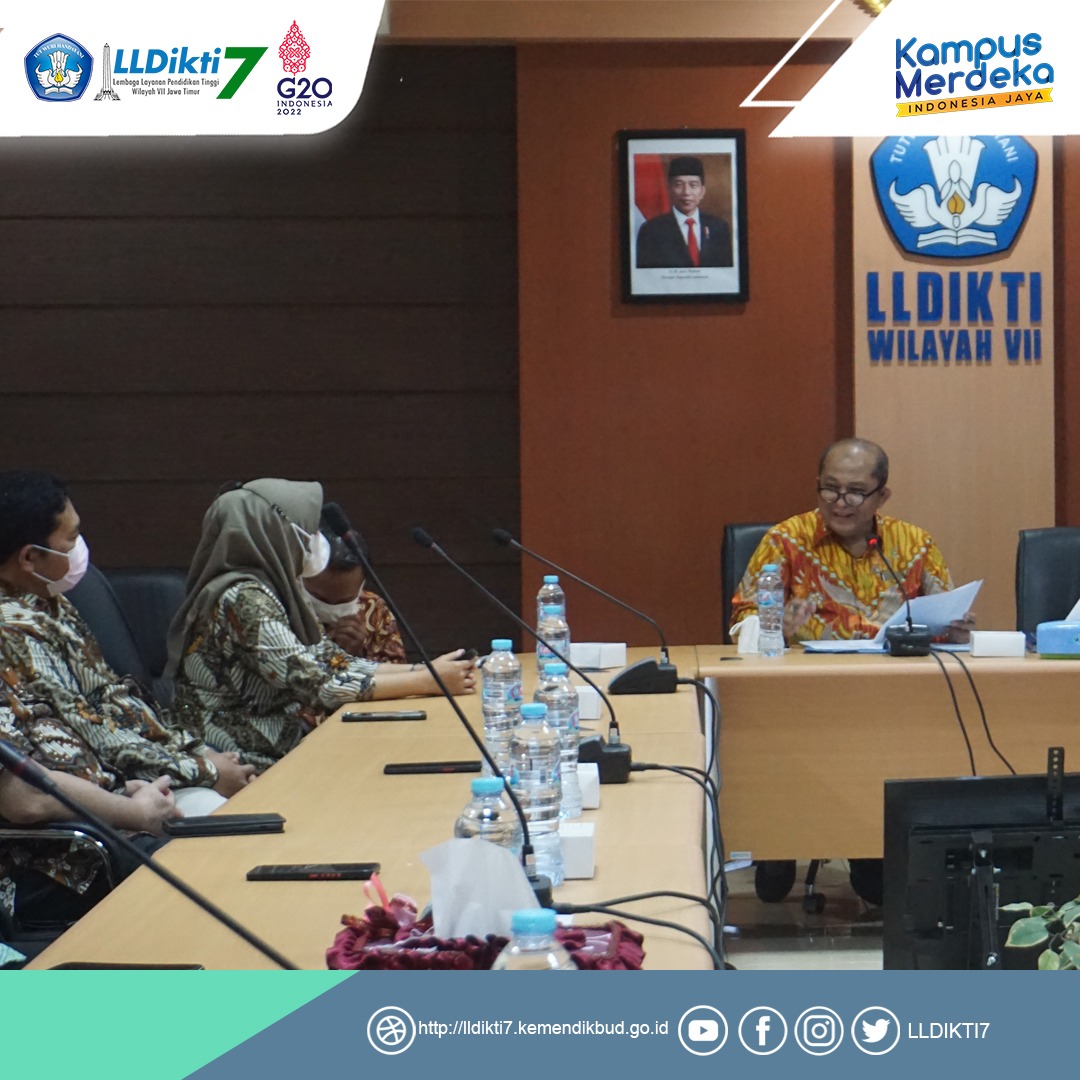Penyerahan SK Menteri Pendidikan, Kebudayaan, Riset dan Teknologi Oleh Kepala Lembaga LLDIKTI Wilayah VII